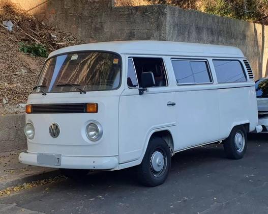 VOLKSWAGEN KOMBI 1.6 STD 8V GASOLINA 3P MANUAL